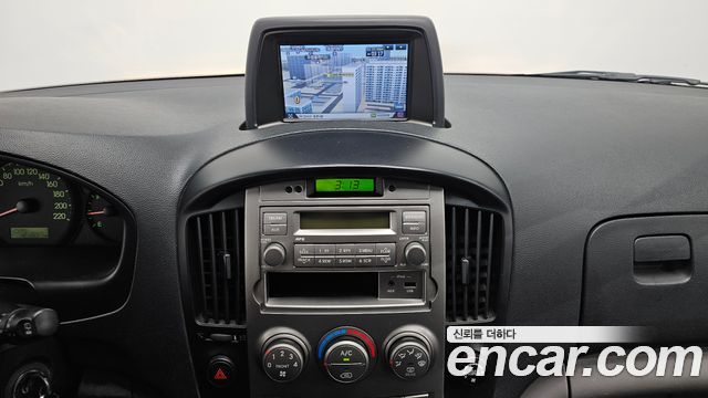 Hyundai Starex 2011 — photo 14