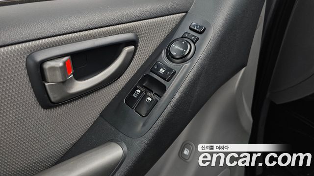 Hyundai Starex 2011 — photo 16