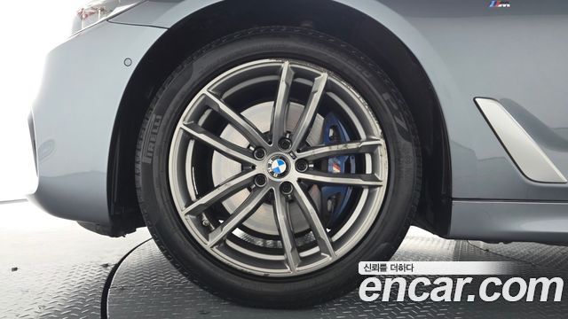 BMW 5-Series 2018 — photo 5