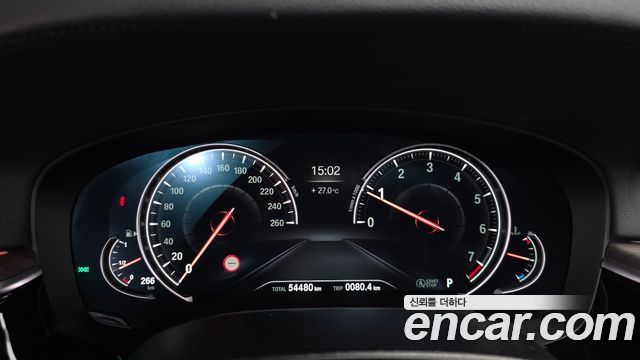 BMW 5-Series 2018 — photo 11