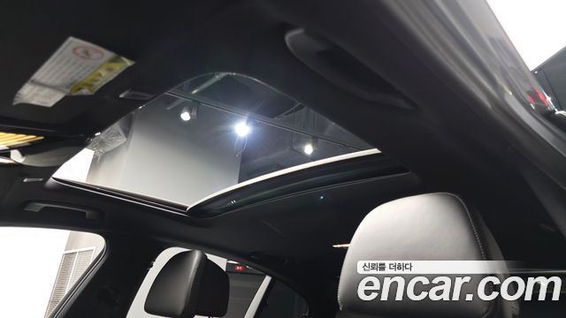 BMW 5-Series 2018 — photo 22