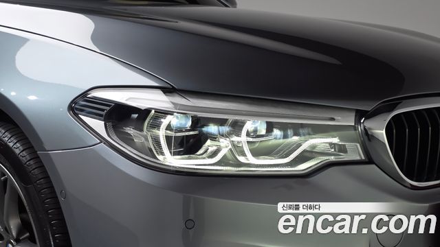 BMW 5-Series 2018 — photo 8