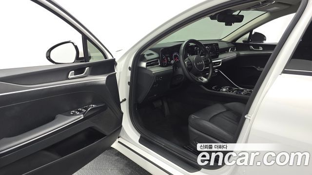 Kia K5 2023 — photo 13