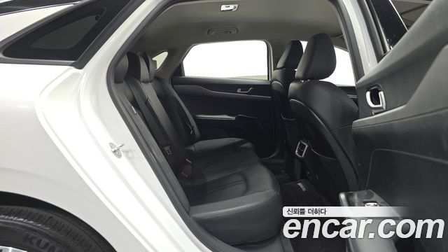 Kia K5 2023 — photo 18
