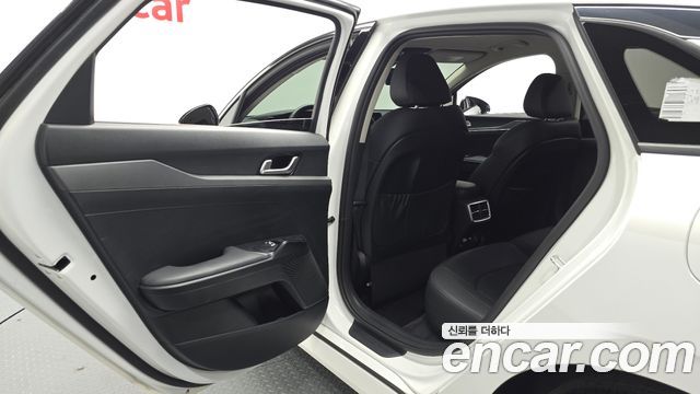 Kia K5 2023 — photo 16