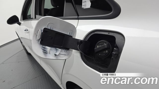 Kia K5 2023 — photo 34