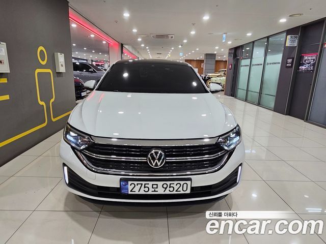 Volkswagen Jetta 2023 — photo 3
