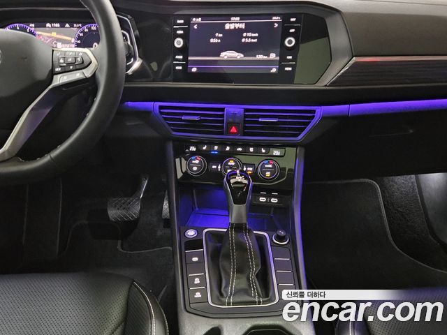 Volkswagen Jetta 2023 — photo 9