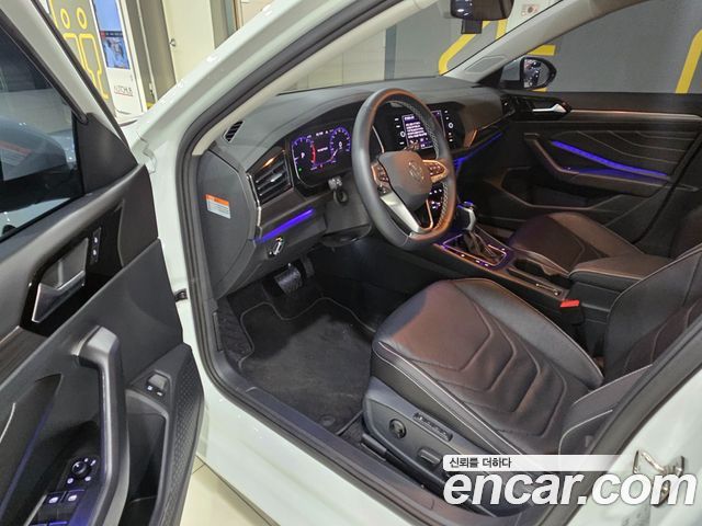 Volkswagen Jetta 2023 — photo 10
