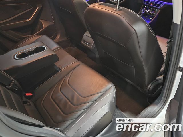 Volkswagen Jetta 2023 — photo 12