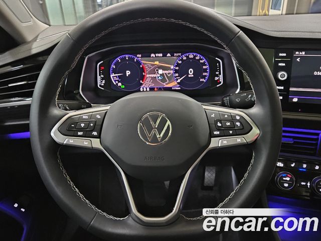 Volkswagen Jetta 2023 — photo 14