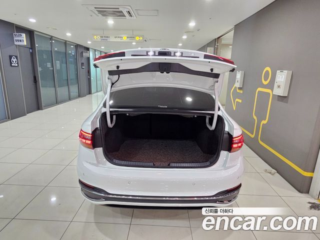 Volkswagen Jetta 2023 — photo 19
