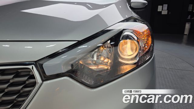 Kia K3 2013 — photo 8