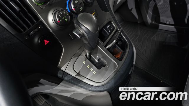 Hyundai Starex 2015 — photo 9