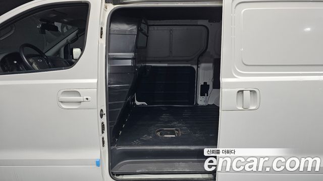 Hyundai Starex 2015 — photo 11