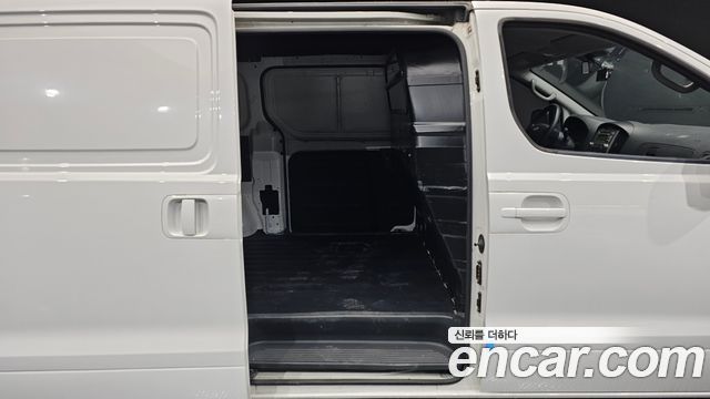 Hyundai Starex 2015 — photo 12