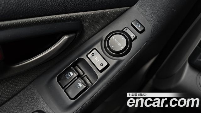 Hyundai Starex 2015 — photo 13