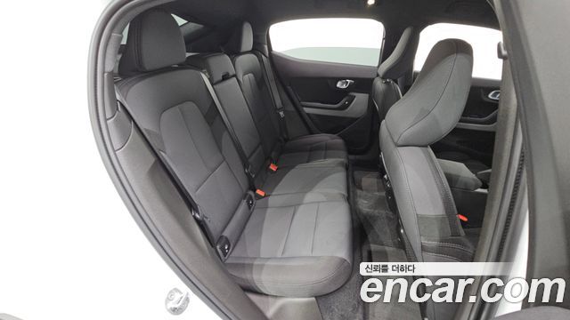 Polestar Polestar 2 2023 — photo 17