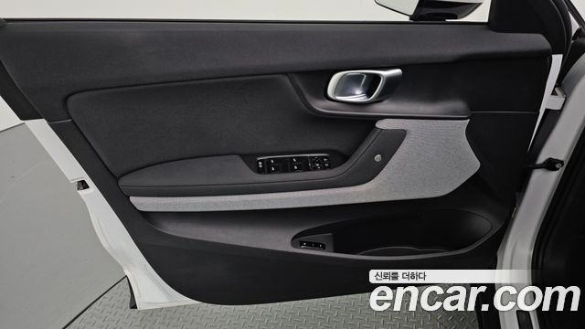 Polestar Polestar 2 2023 — photo 14