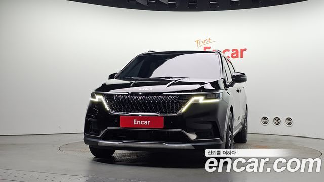 Kia Canival 2023 — photo 3