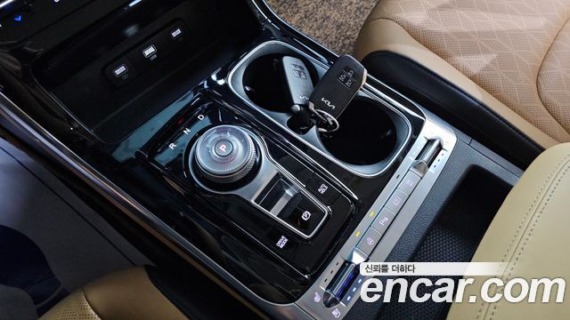Kia Canival 2023 — photo 9