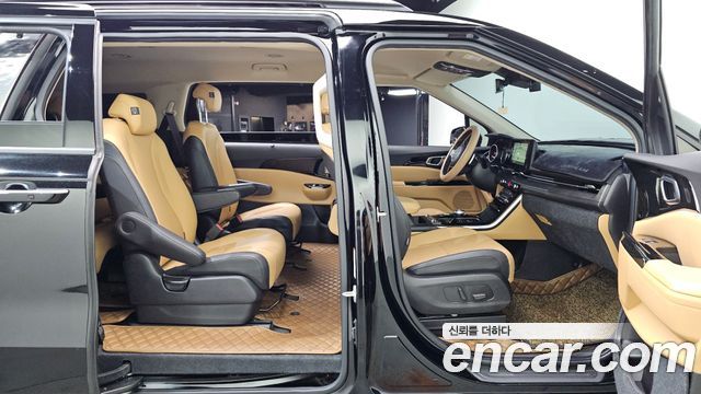 Kia Canival 2023 — photo 12