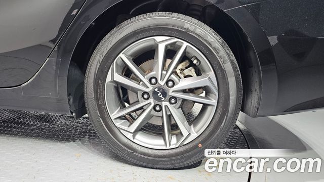 Kia K3 2023 — photo 7