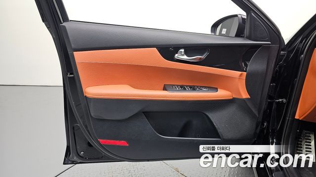 Kia K3 2023 — photo 14