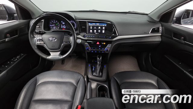 Hyundai AVANTE 2018 — photo 10