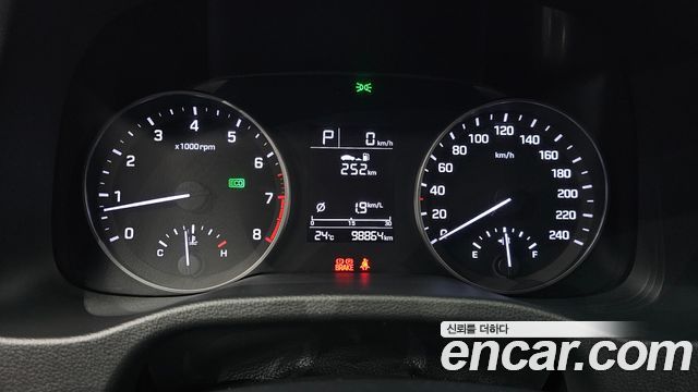 Hyundai AVANTE 2018 — photo 11