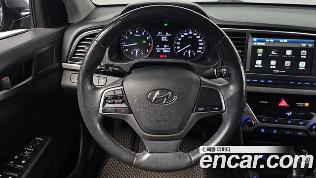 Hyundai AVANTE 2018 — photo 19