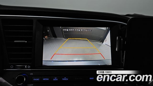 Hyundai AVANTE 2018 — photo 21