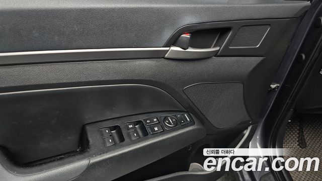 Hyundai AVANTE 2018 — photo 25