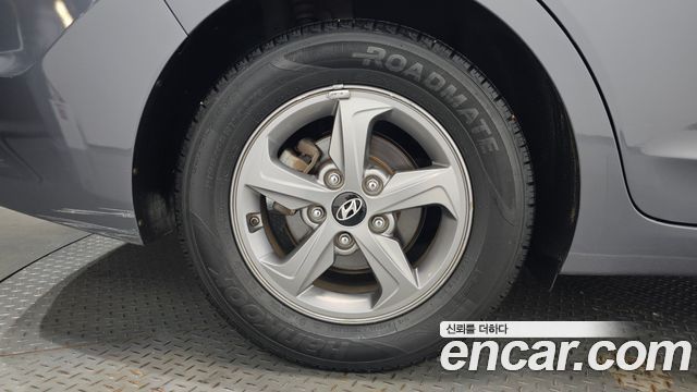 Hyundai AVANTE 2018 — photo 7