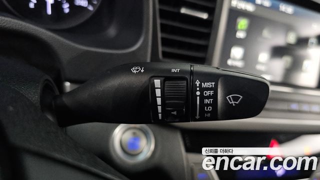 Hyundai AVANTE 2018 — photo 28