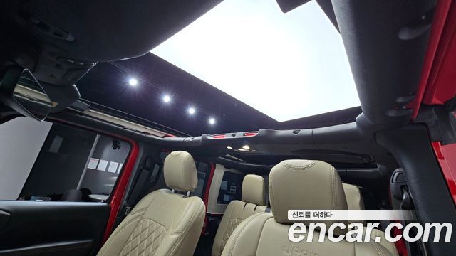 Jeep Wrangler 2021 — photo 23