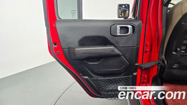 Jeep Wrangler 2021 — photo 15
