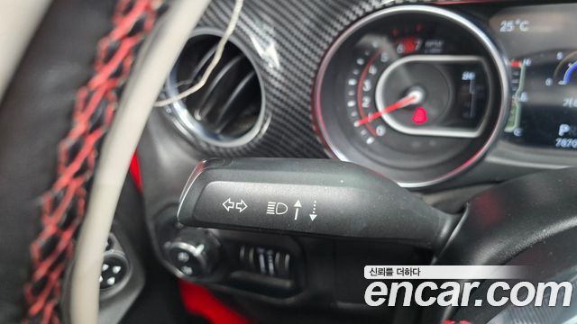 Jeep Wrangler 2021 — photo 29