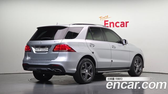 Mercedes-Benz GLE-Class 2017 — photo 2