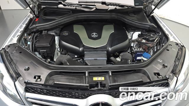 Mercedes-Benz GLE-Class 2017 — photo 6