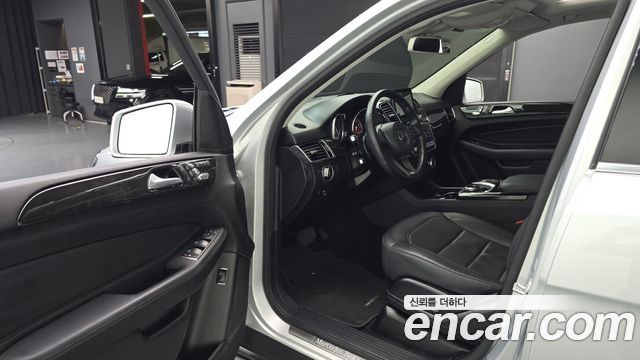 Mercedes-Benz GLE-Class 2017 — photo 10