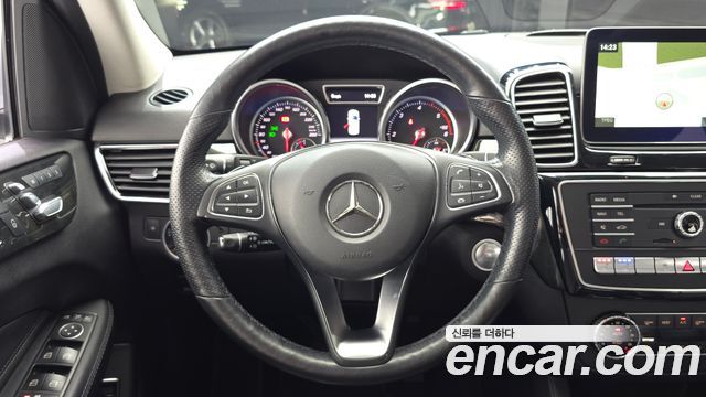 Mercedes-Benz GLE-Class 2017 — photo 13