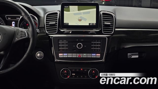 Mercedes-Benz GLE-Class 2017 — photo 18