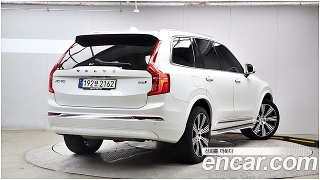 Volvo XC90 2023 — photo 2