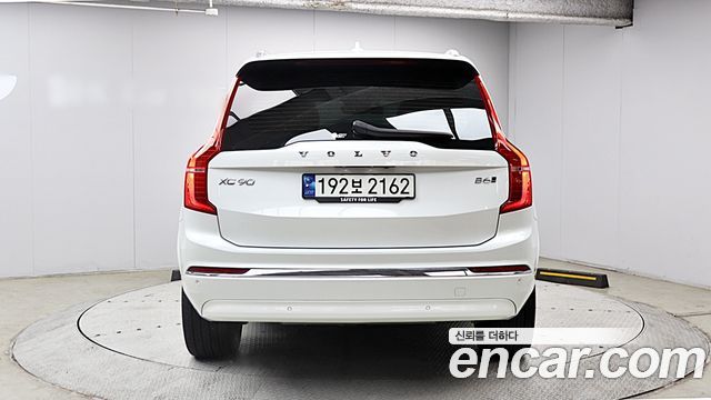 Volvo XC90 2023 — photo 4