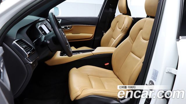 Volvo XC90 2023 — photo 13