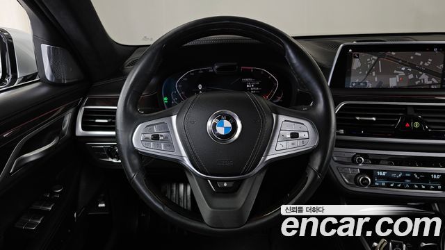 BMW 7-Series 2020 — photo 19