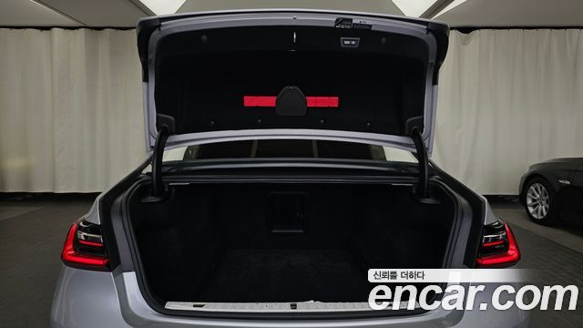 BMW 7-Series 2020 — photo 26