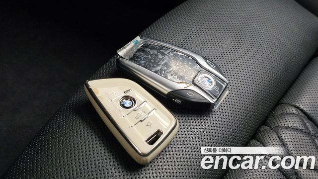 BMW 7-Series 2020 — photo 27