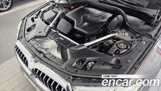 BMW 5-Series 2021 — photo 6